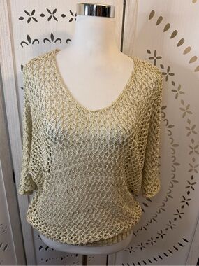NWT Beach Open-Knit Lightweight Sweater Top in Cream with Gold Thread
